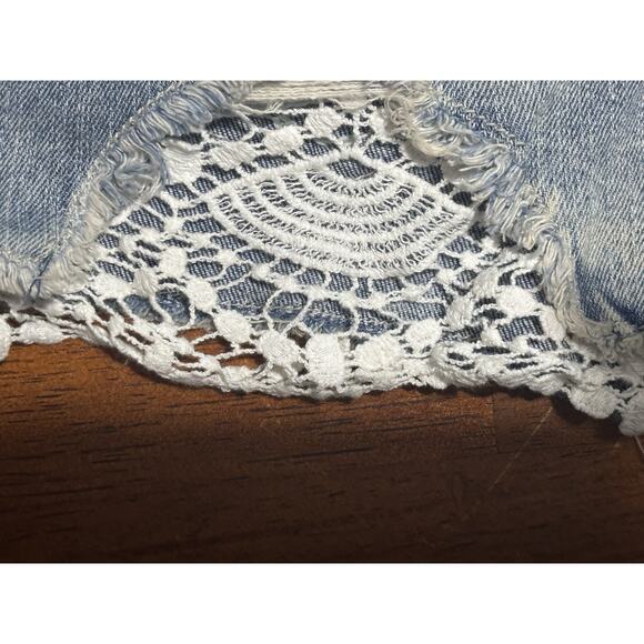 Vtg BONGO Shorts Womens 9 Blue Denim Distressed Lace Accent - Picture 2 of 8